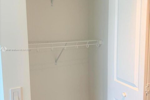 Condominio en venta en Miami, Florida, 1 dormitorio, 69.86 m2 № 1478148 - foto 14
