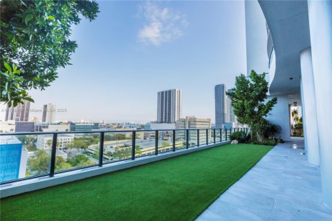 Condominio en venta en Miami, Florida, 1 dormitorio, 69.86 m2 № 1478148 - foto 17