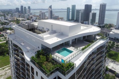 Condominio en venta en Miami, Florida, 1 dormitorio, 69.86 m2 № 1478148 - foto 1