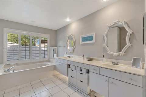 Casa en venta en Palm City, Florida, 3 dormitorios, 206.34 m2 № 1796487 - foto 29