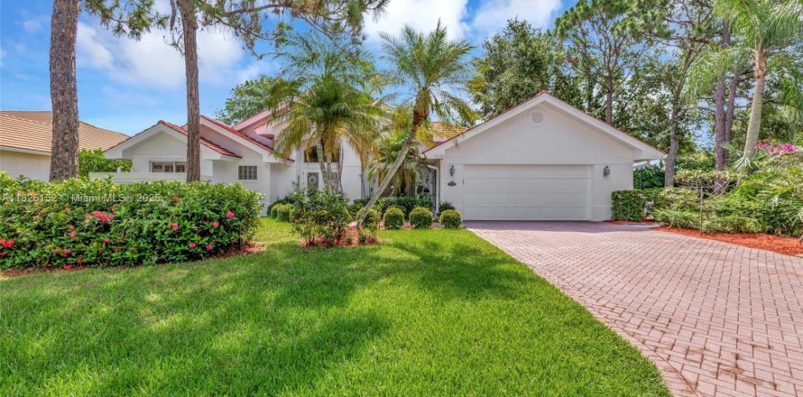Casa en Palm City, Florida 3 dormitorios, 206.34 m2 № 1796487