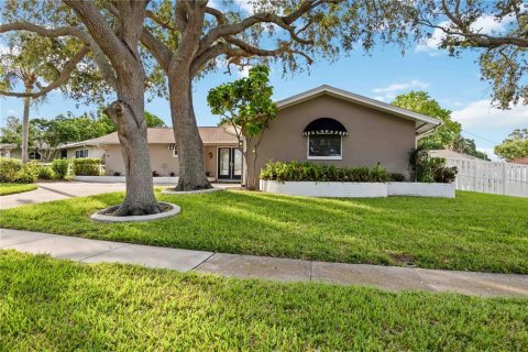Casa en venta en Seminole, Florida, 2 dormitorios, 133.78 m2 № 1902939 - foto 2
