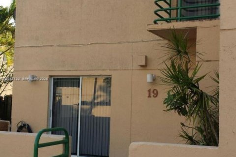 Touwnhouse à Miami, Floride 3 chambres, 114.46 m2 № 2170015
