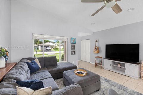 Villa ou maison à vendre à Cooper City, Floride: 3 chambres, 162.86 m2 № 1949718 - photo 3