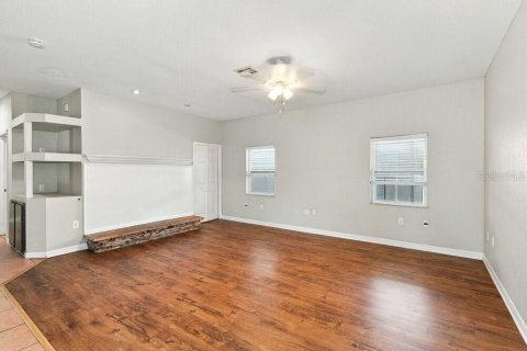 Villa ou maison à louer à Weeki Wachee, Floride: 5 chambres, 317.35 m2 № 2408842 - photo 3