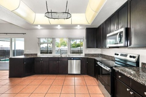 Villa ou maison à louer à Weeki Wachee, Floride: 5 chambres, 317.35 m2 № 2408842 - photo 7