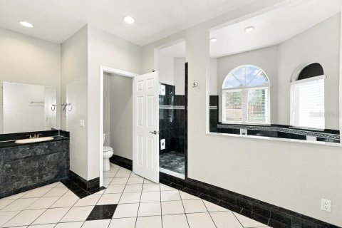 Villa ou maison à louer à Weeki Wachee, Floride: 5 chambres, 317.35 m2 № 2408842 - photo 11