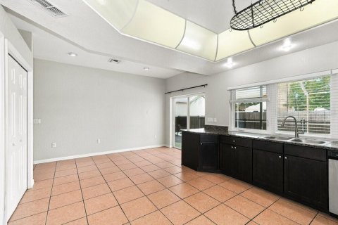 Villa ou maison à louer à Weeki Wachee, Floride: 5 chambres, 317.35 m2 № 2408842 - photo 8