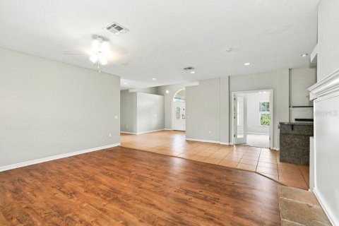 Villa ou maison à louer à Weeki Wachee, Floride: 5 chambres, 317.35 m2 № 2408842 - photo 4