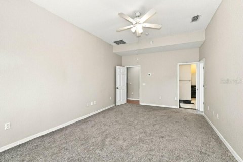 Villa ou maison à louer à Weeki Wachee, Floride: 5 chambres, 317.35 m2 № 2408842 - photo 10