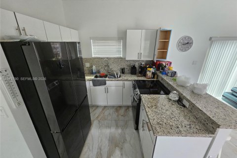 Casa en alquiler en Hollywood, Florida, 1 dormitorio, 74.32 m2 № 2033421 - foto 11