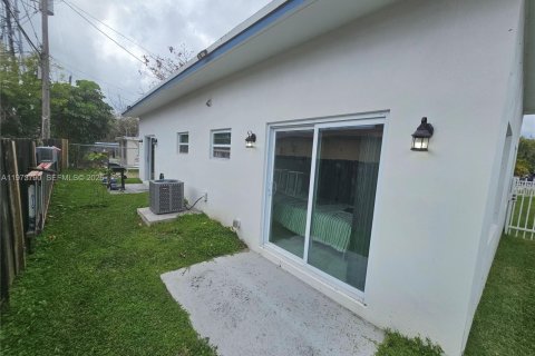 Casa en alquiler en Hollywood, Florida, 1 dormitorio, 74.32 m2 № 2033421 - foto 24