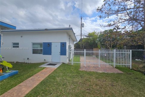 Casa en alquiler en Hollywood, Florida, 1 dormitorio, 74.32 m2 № 2033421 - foto 25