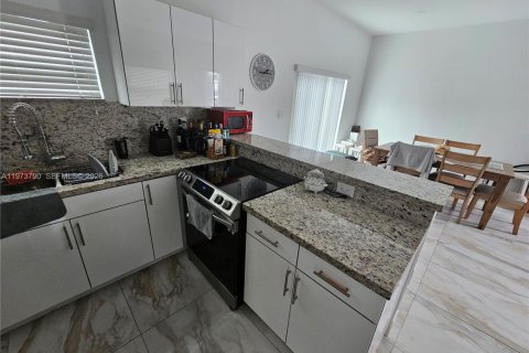 Casa en alquiler en Hollywood, Florida, 1 dormitorio, 74.32 m2 № 2033421 - foto 14