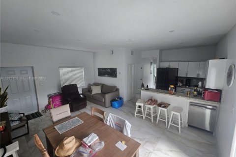 Casa en alquiler en Hollywood, Florida, 1 dormitorio, 74.32 m2 № 2033421 - foto 9