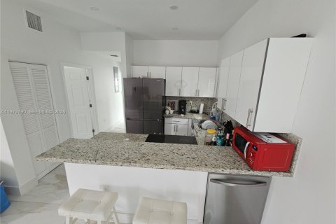 Casa en alquiler en Hollywood, Florida, 1 dormitorio, 74.32 m2 № 2033421 - foto 12
