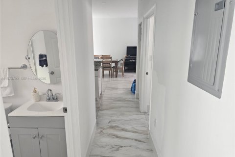 Casa en alquiler en Hollywood, Florida, 1 dormitorio, 74.32 m2 № 2033421 - foto 17