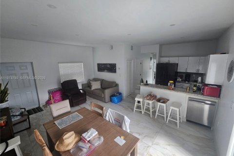 Casa en alquiler en Hollywood, Florida, 1 dormitorio, 74.32 m2 № 2033421 - foto 10