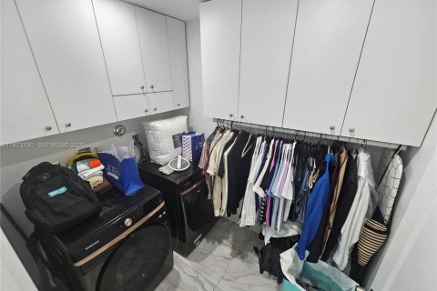 Casa en alquiler en Hollywood, Florida, 1 dormitorio, 74.32 m2 № 2033421 - foto 23