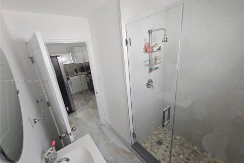 Casa en alquiler en Hollywood, Florida, 1 dormitorio, 74.32 m2 № 2033421 - foto 16