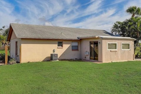 Villa ou maison à vendre à Port Charlotte, Floride: 2 chambres, 85.28 m2 № 1813014 - photo 4