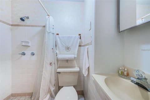 House in Holiday, Florida 3 bedrooms, 103.12 sq.m. № 1806671 - photo 20