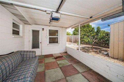 House in Holiday, Florida 3 bedrooms, 103.12 sq.m. № 1806671 - photo 22