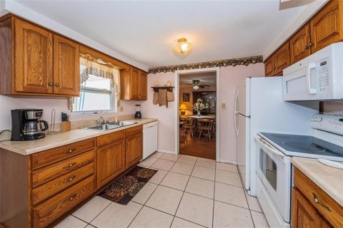 House in Holiday, Florida 3 bedrooms, 103.12 sq.m. № 1806671 - photo 12