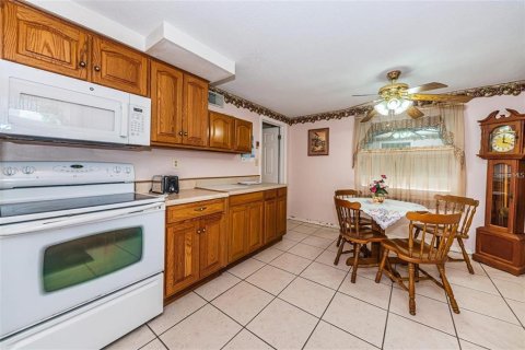 House in Holiday, Florida 3 bedrooms, 103.12 sq.m. № 1806671 - photo 13
