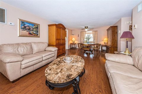 House in Holiday, Florida 3 bedrooms, 103.12 sq.m. № 1806671 - photo 4