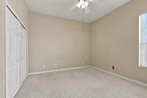 House in Port St. Lucie, Florida 4 bedrooms, 223.52 sq.m. № 2432523 - photo 23