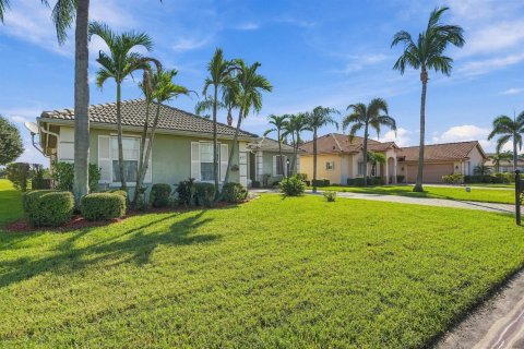 House in Port St. Lucie, Florida 4 bedrooms, 223.52 sq.m. № 2432523 - photo 5