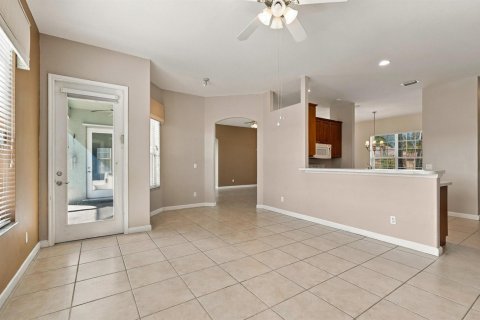 House in Port St. Lucie, Florida 4 bedrooms, 223.52 sq.m. № 2432523 - photo 11