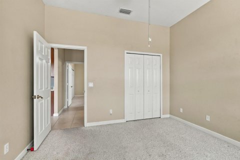 House in Port St. Lucie, Florida 4 bedrooms, 223.52 sq.m. № 2432523 - photo 22