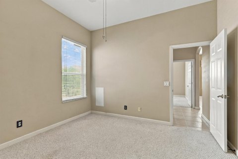 House in Port St. Lucie, Florida 4 bedrooms, 223.52 sq.m. № 2432523 - photo 24