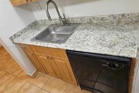 Copropriété à louer à Coral Springs, Floride: 3 chambres, 100.06 m2 № 1970798 - photo 11