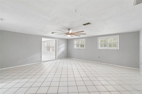 Villa ou maison à vendre à New Port Richey, Floride: 4 chambres, 259.1 m2 № 2147624 - photo 10