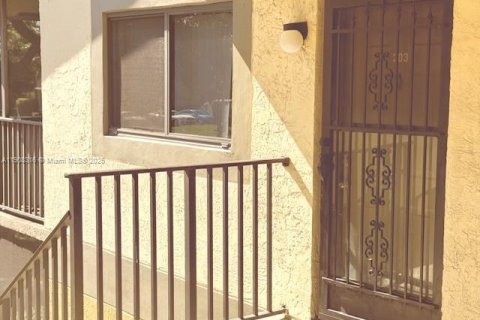 Condominio en venta en Deerfield Beach, Florida, 2 dormitorios, 82.4 m2 № 1967885 - foto 3