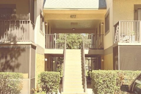 Condominio en venta en Deerfield Beach, Florida, 2 dormitorios, 82.4 m2 № 1967885 - foto 2