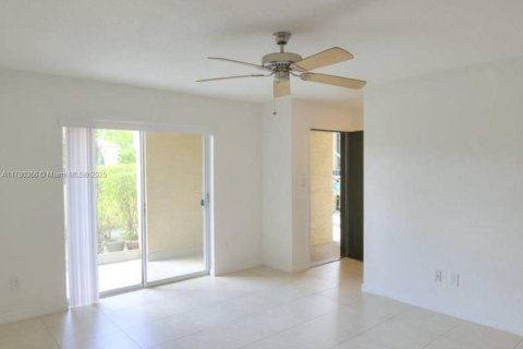Condo in Coral Springs, Florida, 2 bedrooms  № 1697881 - photo 5