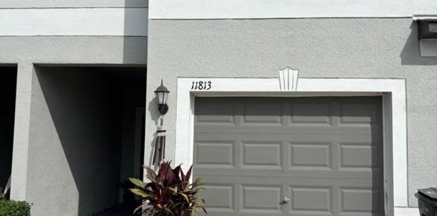 Townhouse in Riverview, Florida 3 bedrooms, 155.15 sq.m. № 2231179