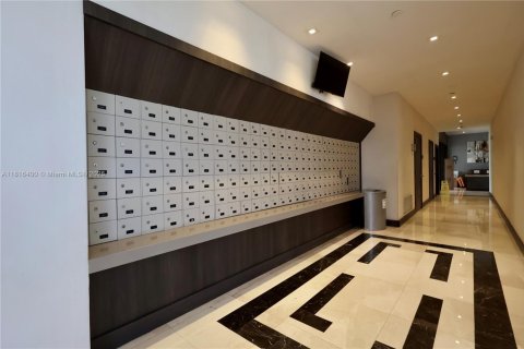 Condo in Aventura, Florida, 2 bedrooms  № 1790480 - photo 24