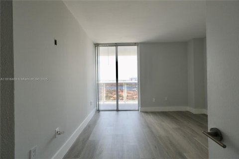 Condo in Aventura, Florida, 2 bedrooms  № 1790480 - photo 19