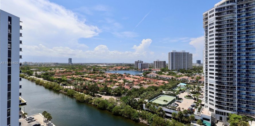 Condo in Aventura, Florida, 2 bedrooms № 1790480