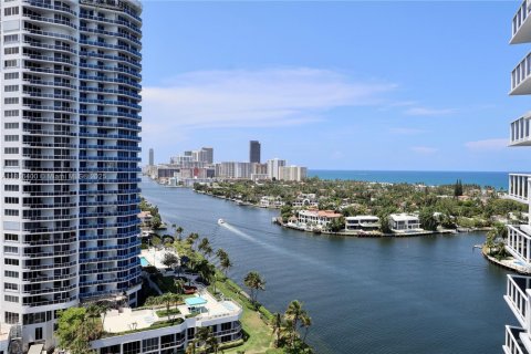 Condo in Aventura, Florida, 2 bedrooms  № 1790480 - photo 2