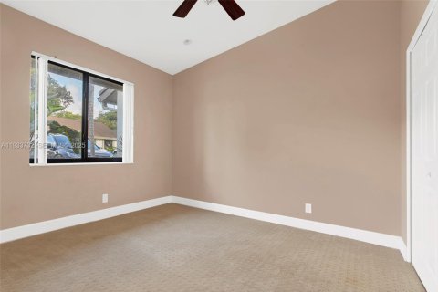 Condo in Oakland Park, Florida, 3 bedrooms  № 1992196 - photo 20