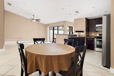 Condo in Oakland Park, Florida, 3 bedrooms  № 1992196 - photo 9