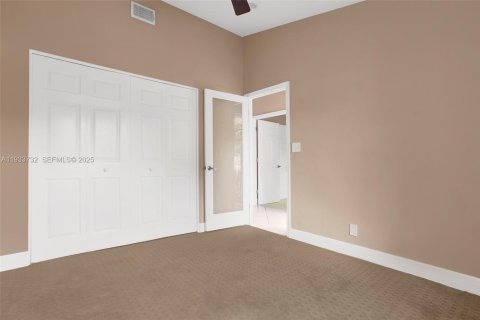 Condo in Oakland Park, Florida, 3 bedrooms  № 1992196 - photo 21