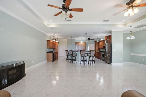 House in Spring Hill, Florida 3 bedrooms, 382.2 sq.m. № 2141018 - photo 24