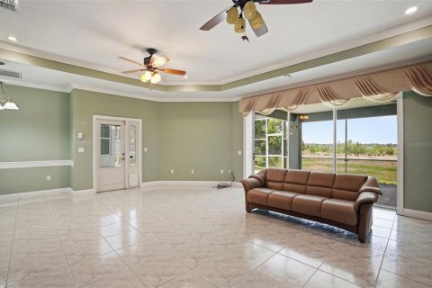 House in Spring Hill, Florida 3 bedrooms, 382.2 sq.m. № 2141018 - photo 11